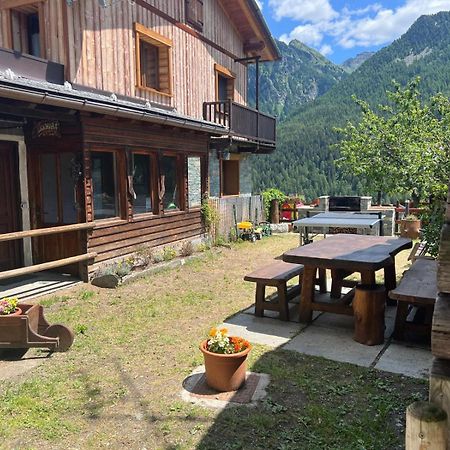 Joivy Modern Family Chalet With Stunning Mountain Views Чамполук Екстериор снимка