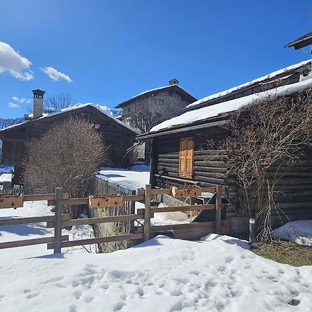 Joivy Modern Family Chalet With Stunning Mountain Views Чамполук Екстериор снимка