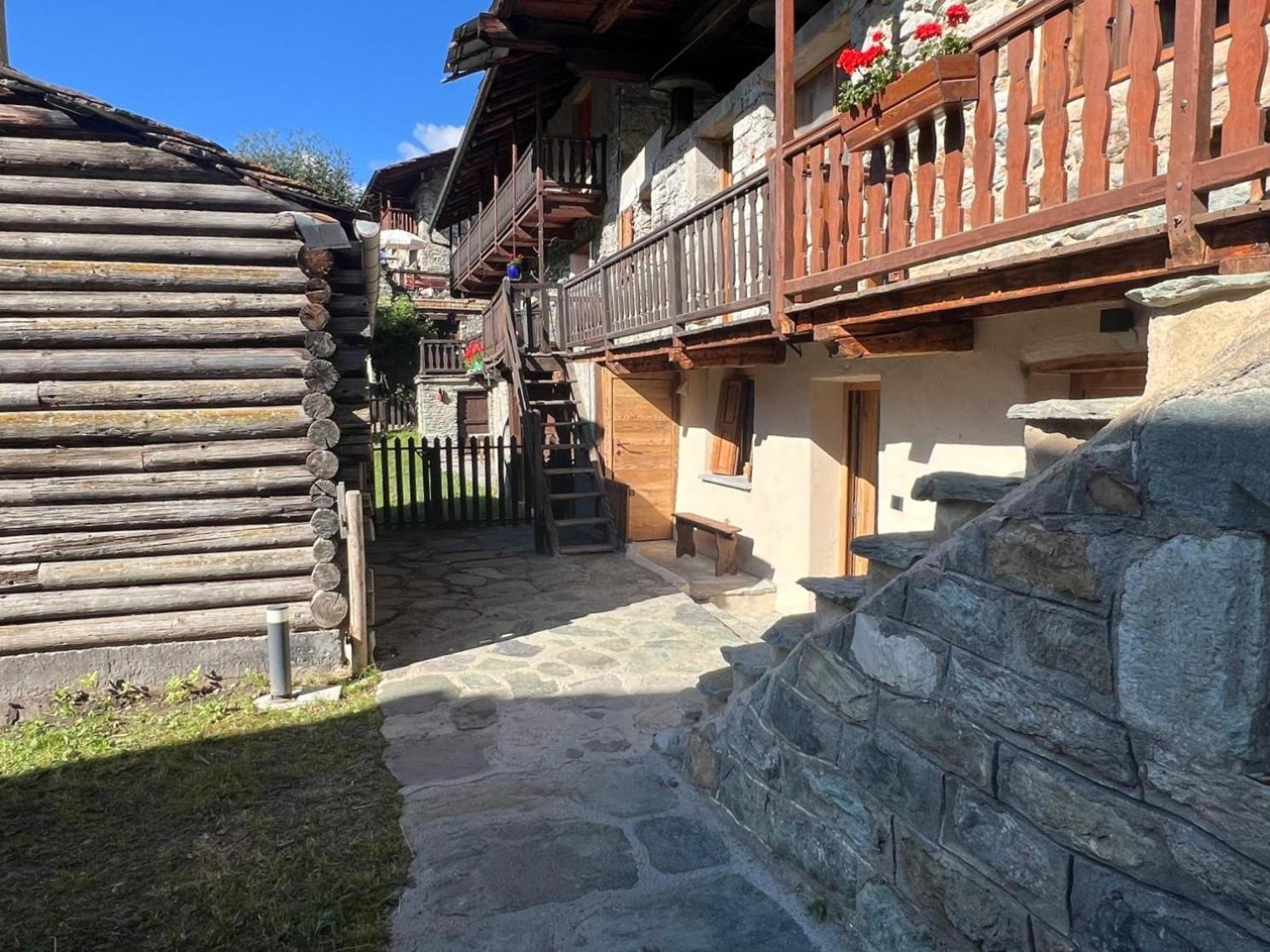 Joivy Modern Family Chalet With Stunning Mountain Views Чамполук Екстериор снимка