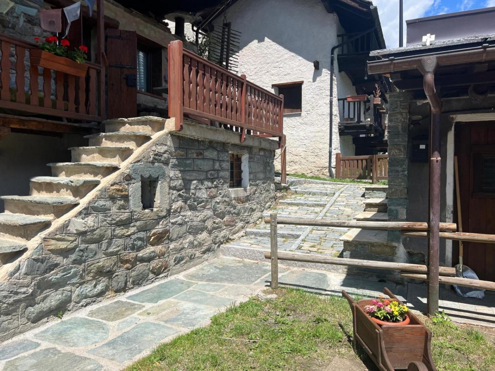 Joivy Modern Family Chalet With Stunning Mountain Views Чамполук Екстериор снимка