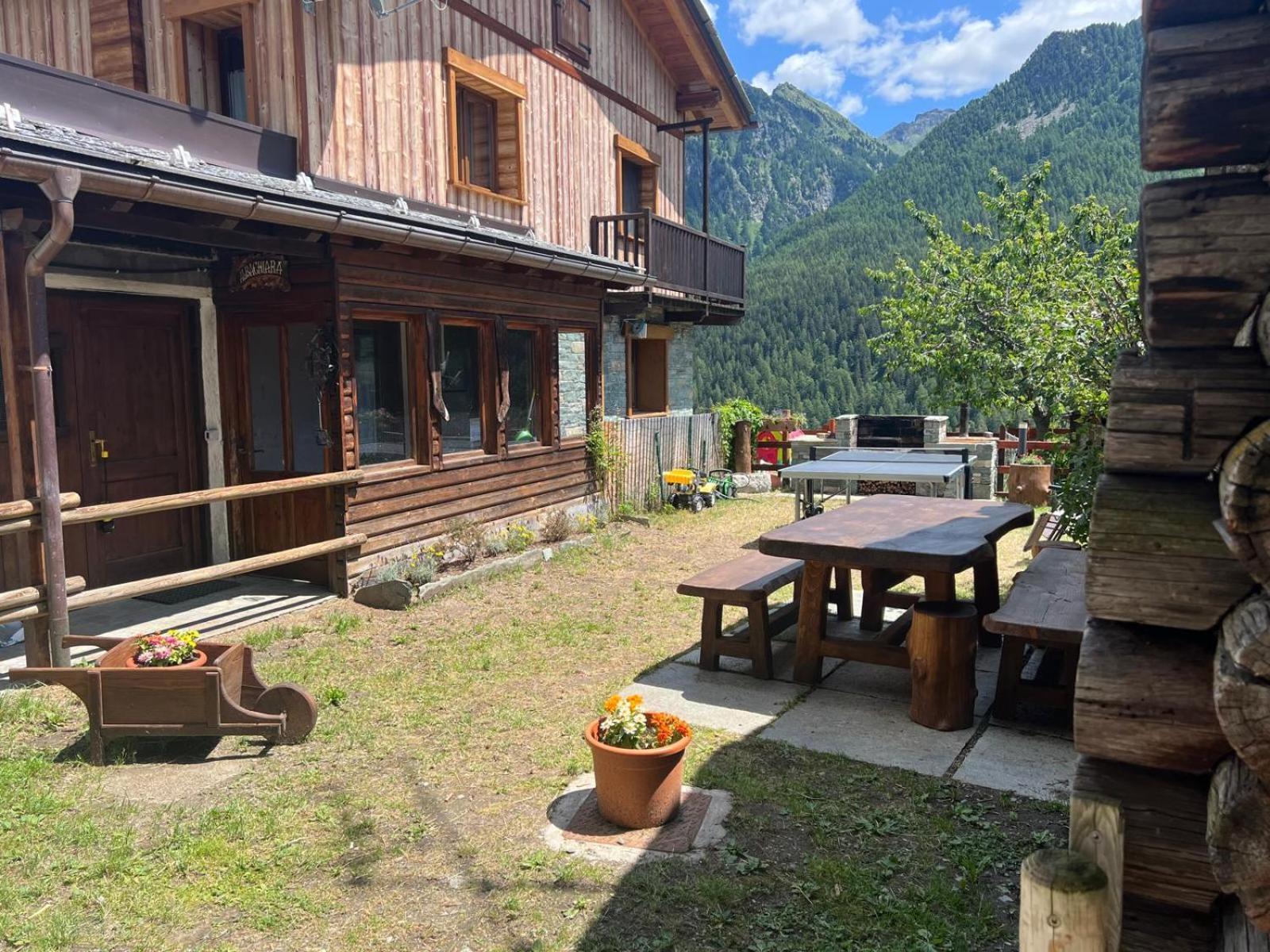 Joivy Modern Family Chalet With Stunning Mountain Views Чамполук Екстериор снимка