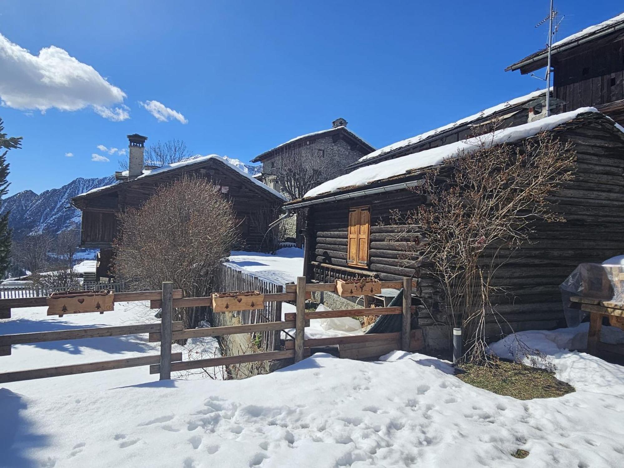 Joivy Modern Family Chalet With Stunning Mountain Views Чамполук Екстериор снимка