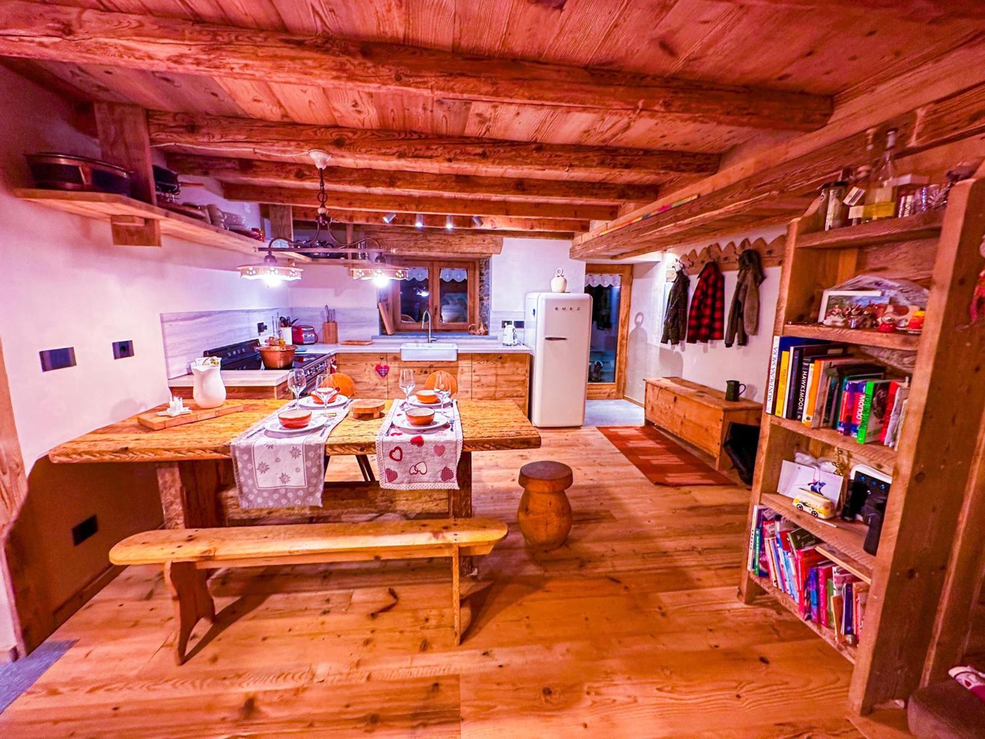 Joivy Modern Family Chalet With Stunning Mountain Views Чамполук Екстериор снимка