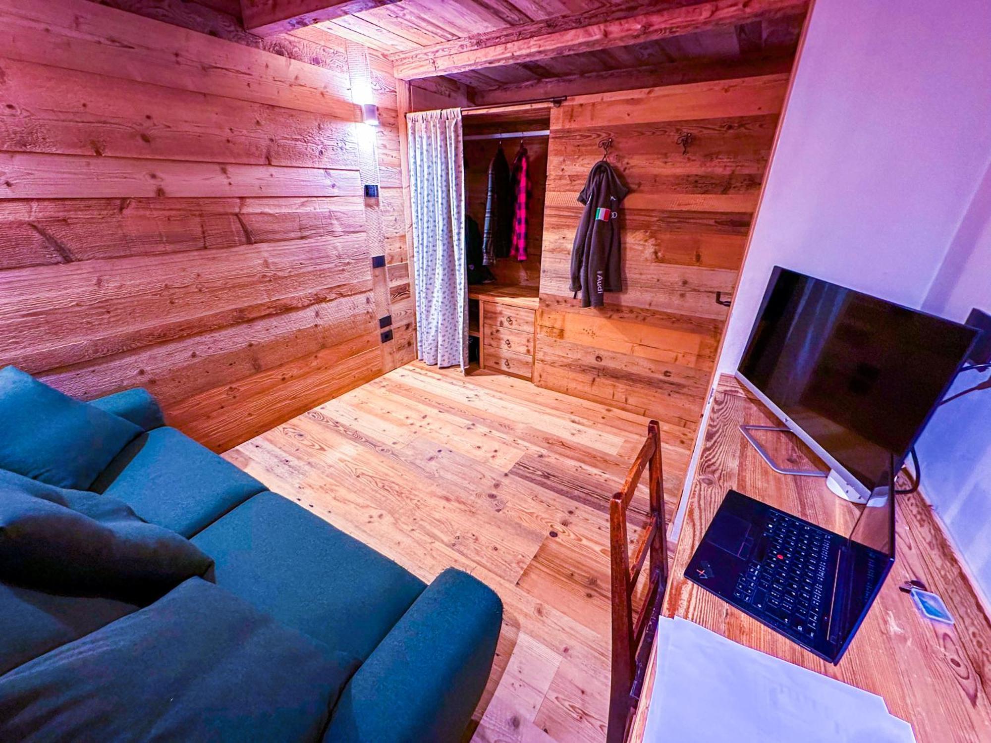 Joivy Modern Family Chalet With Stunning Mountain Views Чамполук Екстериор снимка