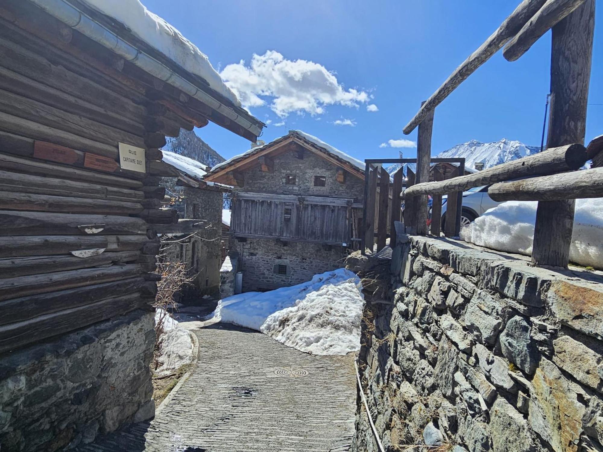 Joivy Modern Family Chalet With Stunning Mountain Views Чамполук Екстериор снимка