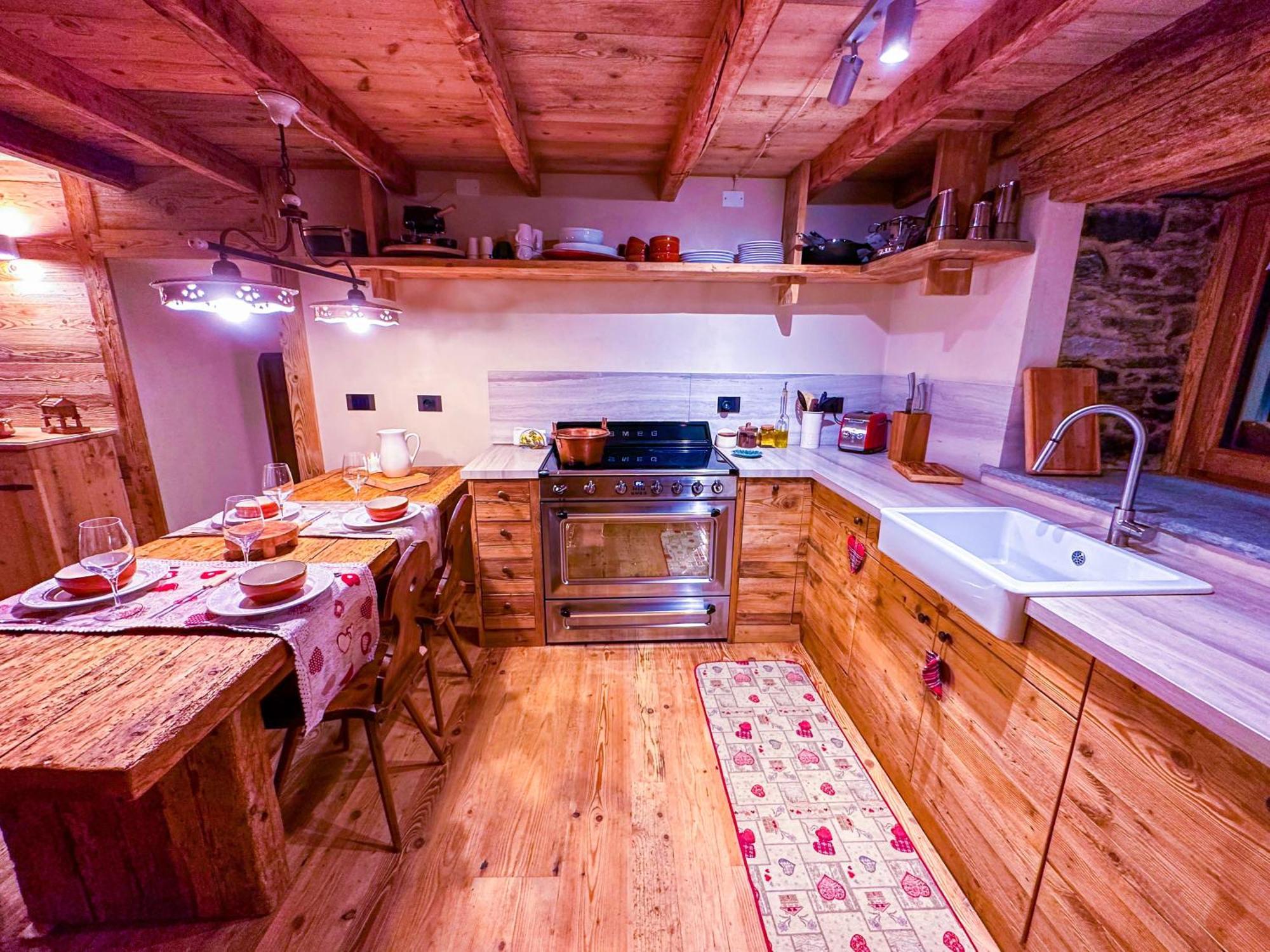 Joivy Modern Family Chalet With Stunning Mountain Views Чамполук Екстериор снимка