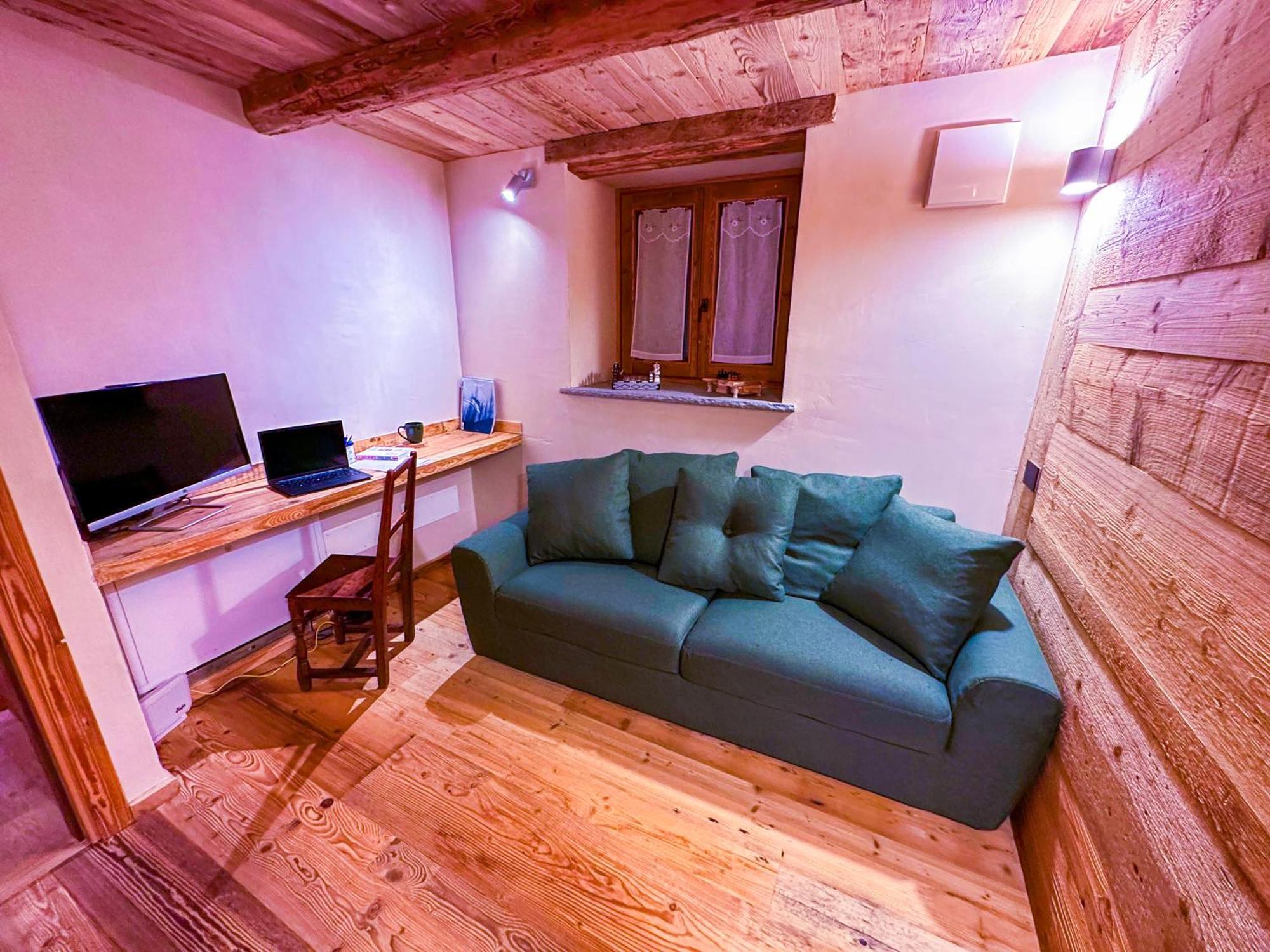 Joivy Modern Family Chalet With Stunning Mountain Views Чамполук Екстериор снимка